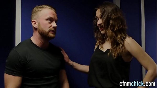 Femdominas gobbling cock