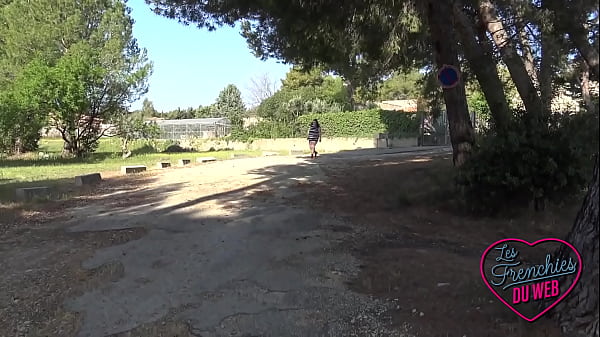 Jade, une coquine ronde qui aime la baise à plusieurs