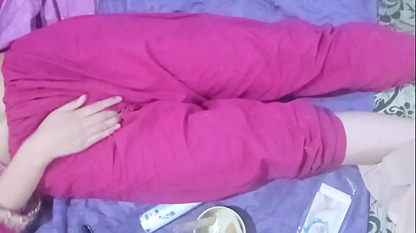 Desi house wifes pussy hair cutting husband shave to wife clean shave the hair