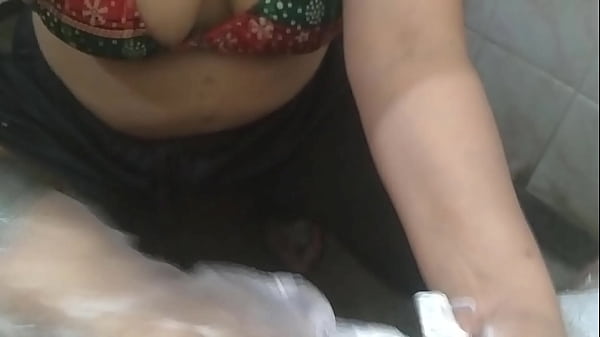 Nurse helped patient to extract cum and she swallow – Real nurse hidden cam hospital blowjob
