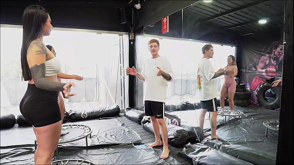 Personalized trainer fucks a couple of Colombian whores – LA ROLA