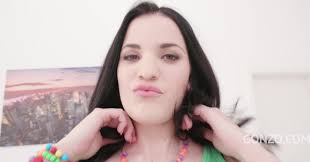 Insane bubble butt on this white teen Kizzy Six 3 on 1 anal DP (2018)